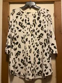 Tickled Teal Top. Size XL