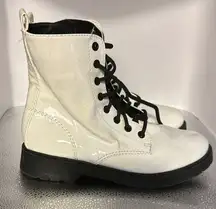 Wonder Nation size 5 white with sparkles patent leather zip up fashion boots​