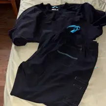 Carhartt Black Modern Fit Top and pants scrubs matched set