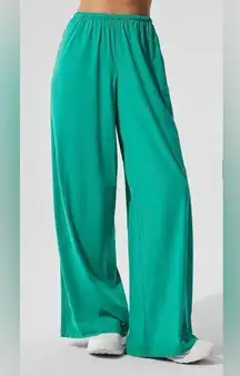 Alo Yoga NWOT Breezy Wide Leg Pants Spruce Green Size S