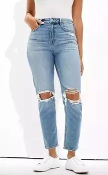 AMERICAN EAGLE Distressed Mom Jeans