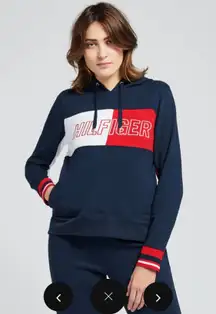 Tommy Hilfiger SMALL  Hoodie with Color Block and Embroidery in Navy BNWTS