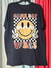 Source Unknown Black 'Game Day Vibes' Tee