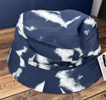 On My Level Bucket Hat *Pocket NWT M/L (IIBM)