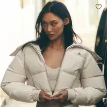 ALO Yoga Captivate Puffer Bone / XS