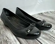 Easy Spirit  Women's Black Leather Wedge Heels Shiny Bow Tie Toe 6 6M Slip On