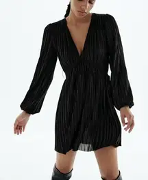 NEW ZARA PLEATED DRESS V-neck Long balloon sleeves Black Womens‎ Size S