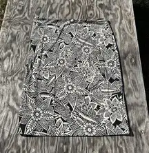 Women’s Size Large DKNY Black and Cream Pull‎ On Skirt Y2k Fairy Floral Abstract