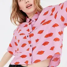 Urban Outfitters Silence + Noise Kiss Lip Print Button Down Cropped Linen Shirt