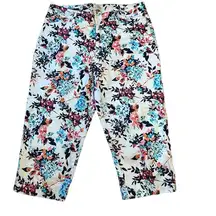 St. john’s Bay White Floral Capri Pants Business Casual