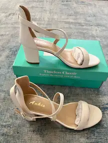 NIB! Ankis White Open Toe Strap Chunky Block High Heel Sandal Size 9