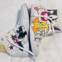 Converse All Star Women High-tops Chuck Looney Tunes Theme Size 7