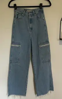 Levi’s High Loose Premium Wide Leg Cargo Utility Style Zipper Pocket Jeans 23