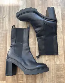 Women's Saks Fifth Avenue Lugsole Chunky Platform Heeled Boots size 40 Grunge