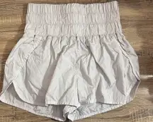 Movement the way home shorts white