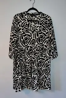 Rachel Zoe Dress Black & White animal print with 3/4 sleeve size Large