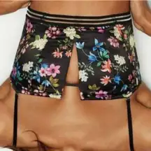 Victoria's Secret Very Sexy Unlined Strapless Floral Bustier‎ Bra Size Small NEW