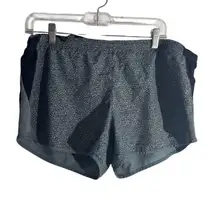 Nike Dri-FIT Athletic Shorts – Gray Striped, Size Medium