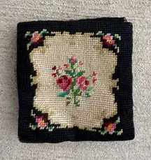 Vintage Floral Embroidered Crochet Wallet