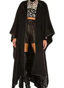 Bush Cape in Black