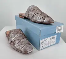 Seychelles To Die For Metallic Pewter Leather Mules size 6 New in Box Flats