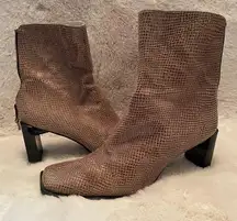 Beautiful vintage chunk snake heeled boots