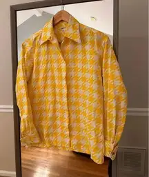 Saks Fifth Avenue Gingham Button Down Blouse Size‎ 8/yellow