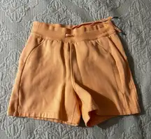 Lululemon scuba shorts peach Bellini size 6