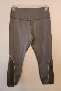 Avia grey cropped leggings size womens large