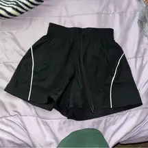 Lululemon License to Train High-Rise Short 4"