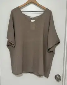 NWT Made in Italy Taupe Textured Gauze V Neck Dolman Short Sleeve Top Shirt, L