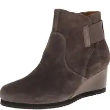 Earthies Beaumont Dusty grey suede ankle boots Size 8B A5