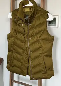 Eddie Bauer 550 Women's Green Quilted goose down filled Vest