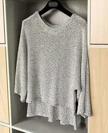 LUSH Oversize Sweater in Women's Size Small - Great Condition!!