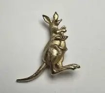 Avon Kangaroo With Baby In Pouch Gold Tone Brown Rhinestone Brooch Pin Signed