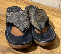 Ariat Womens Black Embossed Tooled Leather Wedge Thong Sandals Size 8