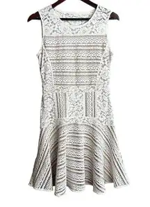 BCBGMAXAZRIA JALINA SLEEVELESS LACE DRESS White Nude Size Medium Cocktail Party