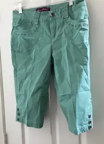 FINAL MARKDOWN Ladies’ Gloria Vanderbilt Capris (8P)