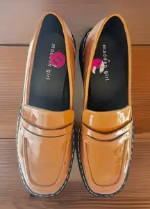 NWOB Y2K Madden Girl Lug Sole Platform Loafers Caramel Brown Patent Leather 11M‎