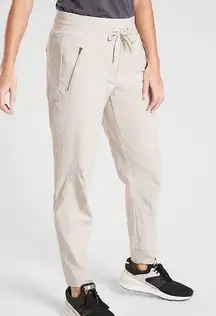 Athleta Trekkie Mid Rise Legacy Jogger Athleisure Pant