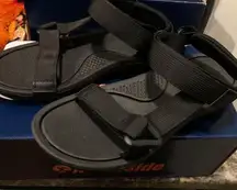 NIB Northside Hollis Black Womans Sports Sandals