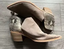 Dolce Vita Camel Snake Print Transitional Heeled Booties Size 8.5