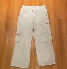 Old Navy Women's Cream Cargo Pants Size Medium
