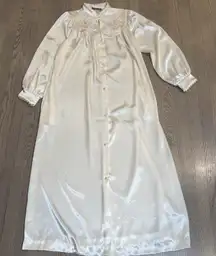 Vtg Sincerely Natalie Robe Maxi Button Down Pockets Ivory Satin Lace Size Small