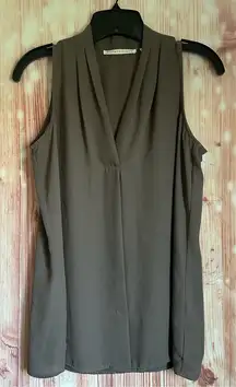 Violet + Claire gray V Neck Shell Sleeveless Blouse