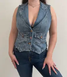 Western Light Wash Denim Embroidered Floral V Neck Sleeveless Button Up Vest Top