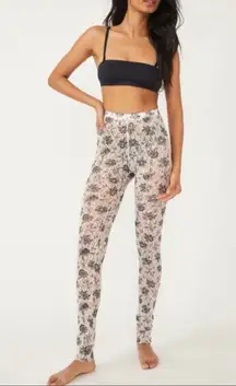 Intimately  Layer in Lace Leggings in Ivory Medium