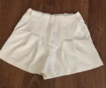 DO+BE High Waist Cream Shorts