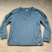 Orvis Women’s Sage Green V-neck Sweatshirt - Size M - GUC - Stretch