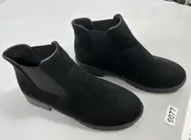 Womans Pullon Booties Eu 40 Us 9.5/10 Black Elastic Ankle Flat Heel Round Toe